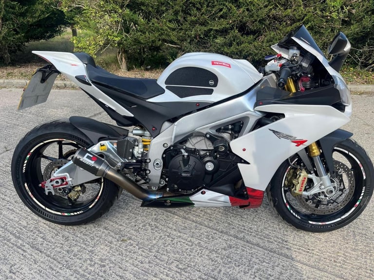 image for 2015 65 APRILIA RSV4R A-PRC RSV1000 RSV4 R V4 MINT 8k MILES SPORTS SUPERBIKE