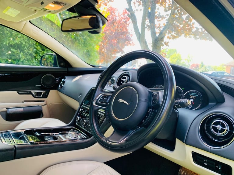 2014 Jaguar XJ 3.0d V6 Portfolio Auto Euro 5 (s/s) 4dr SALOON Diesel Automatic