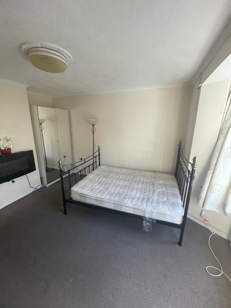 Double Room to Rent