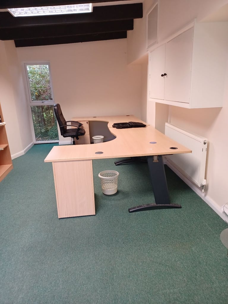 OFFICE / STORAGE TO LET IN BANWELL BS29 6ET 230 sq. ft