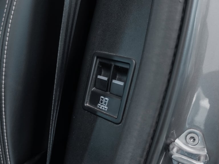 2021 Land Rover Discovery 3.0 D300 R-Dynamic HSE 5dr Auto Station Wagon Diesel Automatic