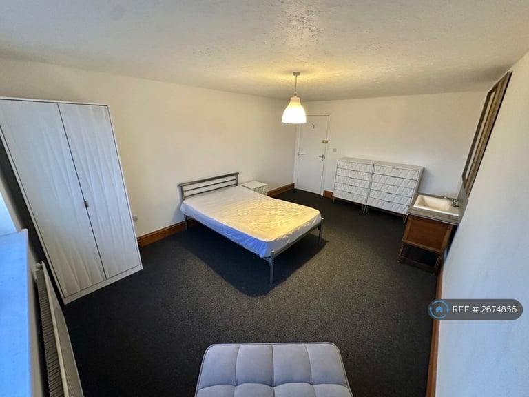 1 bedroom in Mount Gould Road, Plymouth, PL4 (#2674856)