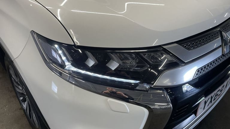 2019 69 MITSUBISHI OUTLANDER 2.0 MIVEC EXCEED SUV 5DR PETROL CVT 4WD EURO 6 (S/S