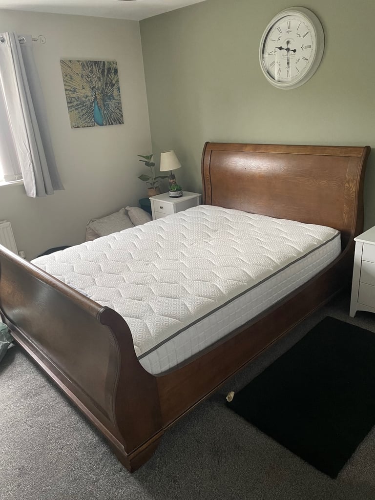 King Size Wooden Bed – Excellent Condition – £100