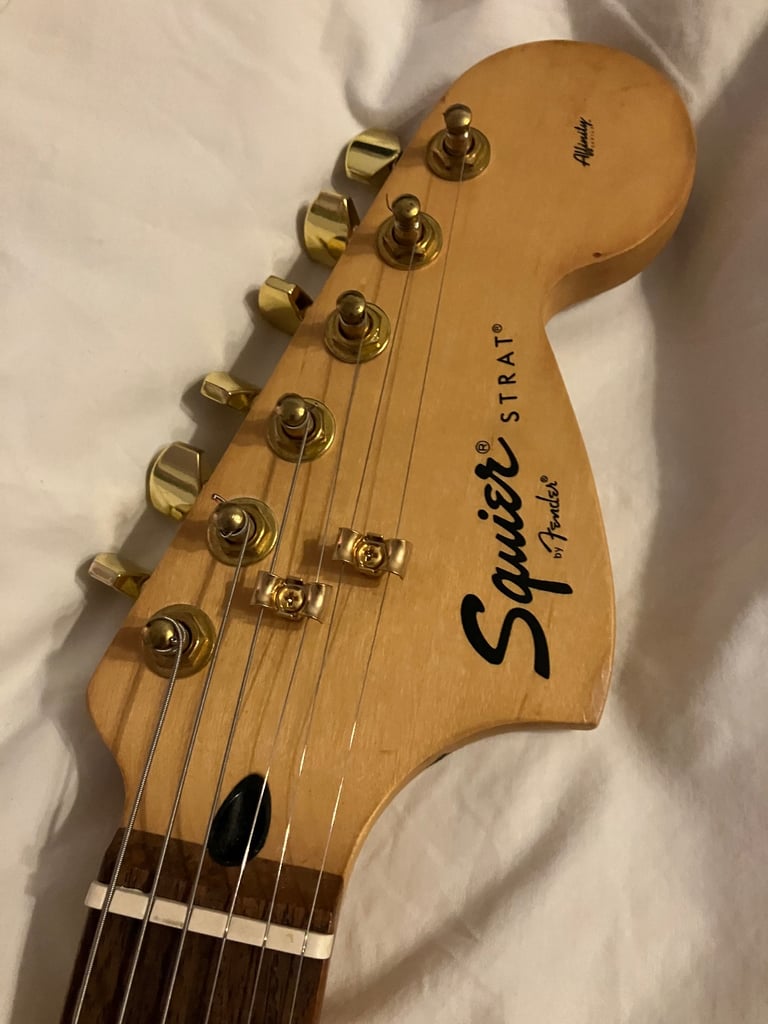 2006 Squier Affinity Stratocaster, Black & Gold Hardware