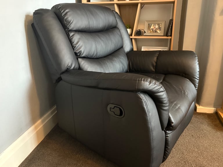 image for Black manual leather recliner