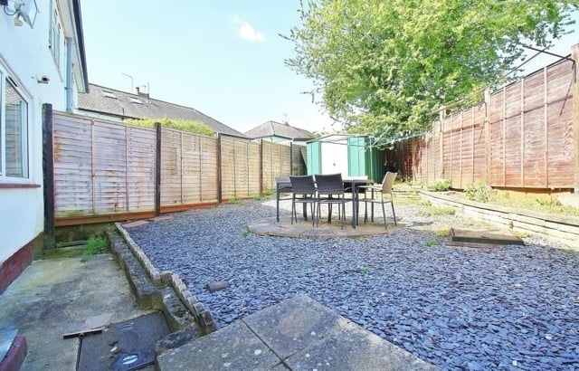 Double room to rent in TW75jg