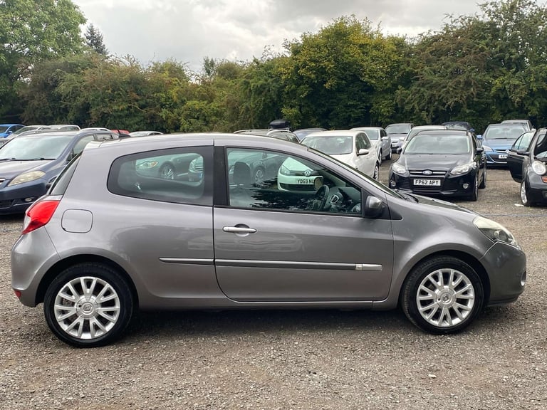 2010 Renault Clio 1.1 Clio Dynamique TomTom 16V 3dr Hatchback Petrol Manual