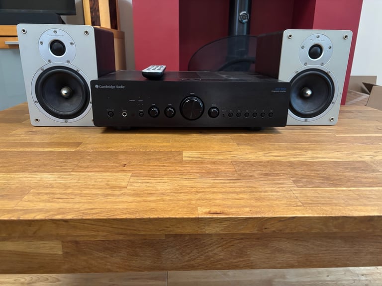 Cambridge Azure 651A Amplifier & Cambridge Speakers 
