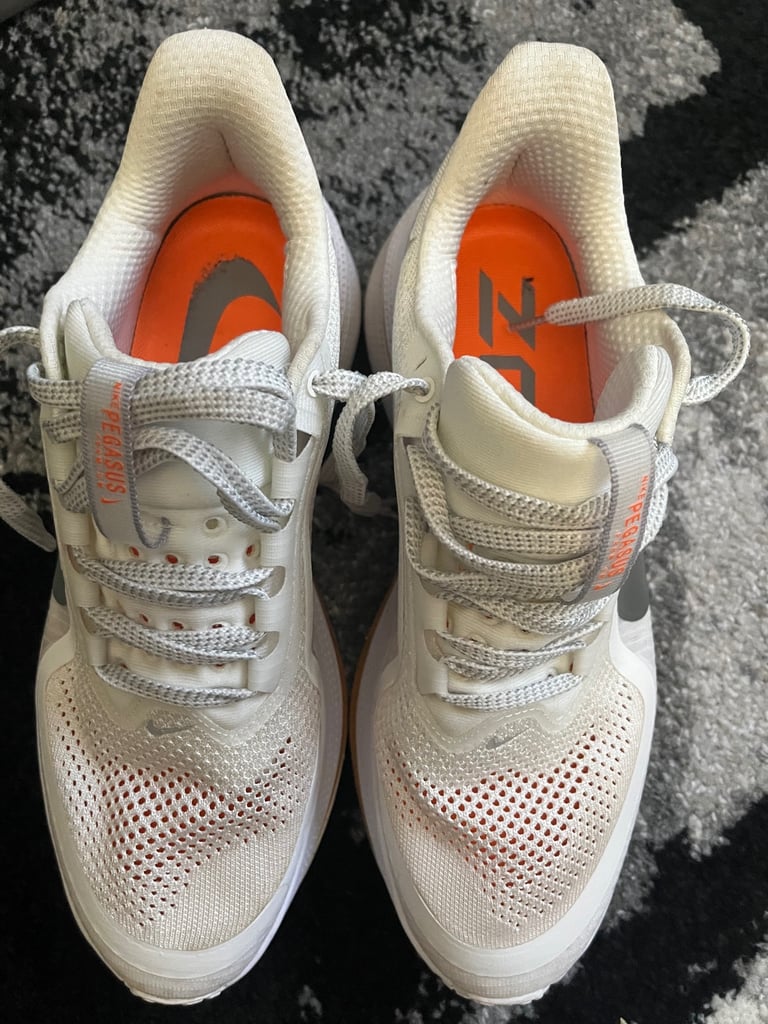 Men’s Nike Trainers. 