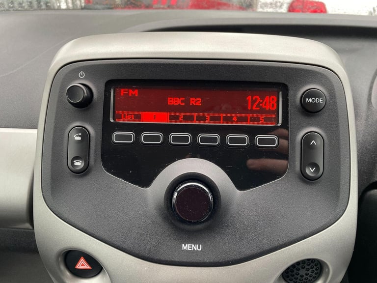  Toyota AYGO 1.0 VVT-i x-play Euro 5 5dr Euro 5 Petrol Manual