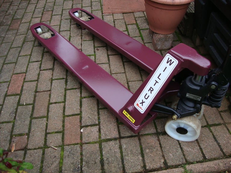 Refurbished (pallet truck)