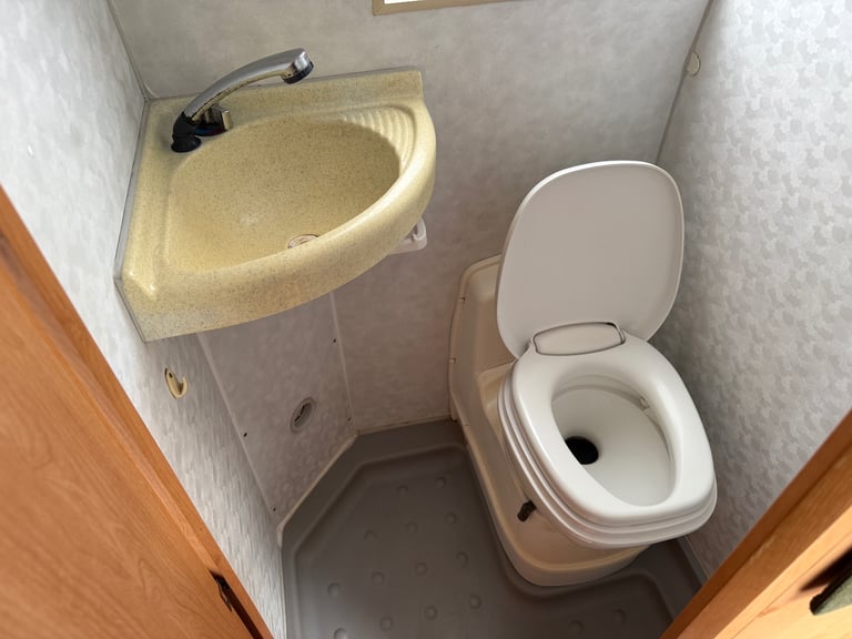 2003 Globecar Globescout Peugeot Boxer 2.8HDi Camper Van - Left Hand Drive LHD