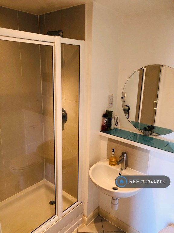 2 bedroom flat in Skyline, Birmingham, B1 (2 bed) (#2633916)