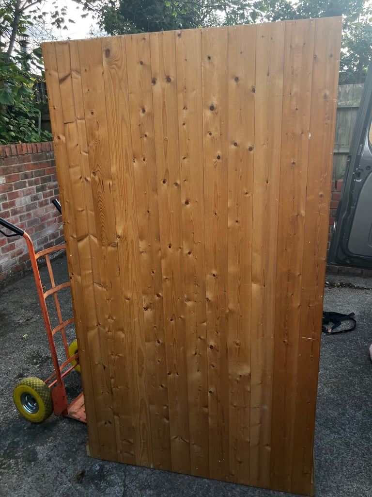 Wardrobe solid pine very heavy & good quality double hand rails can deliver for small charge