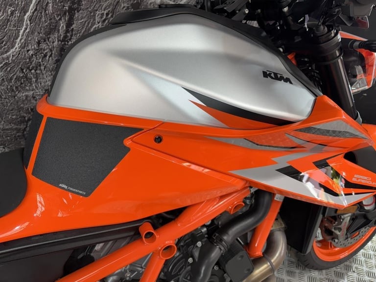 KTM 1290 SUPERDUKE R EVO 2023