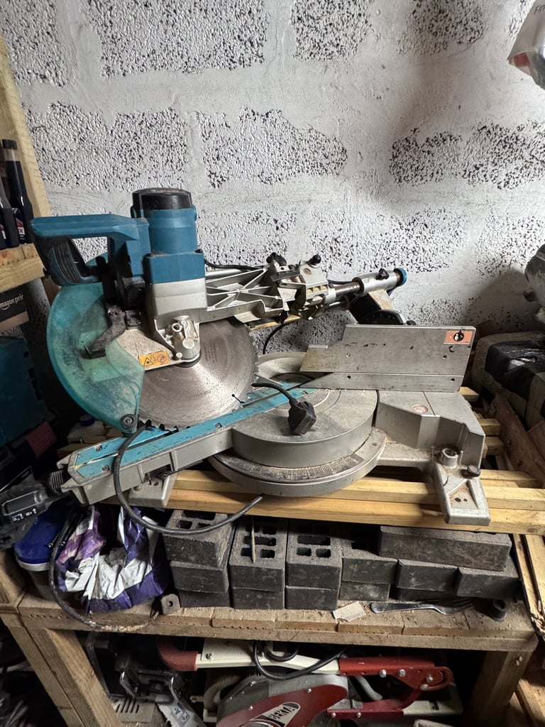 Makita Chop Saw & Stand 