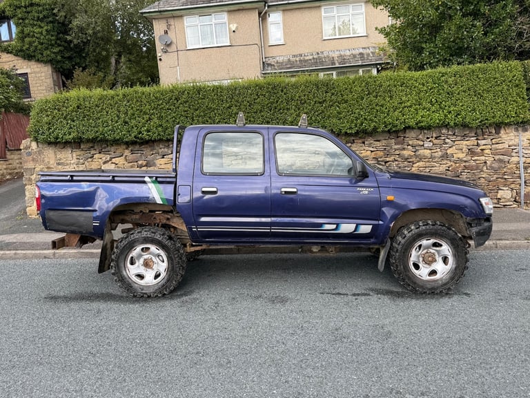 2005 Toyota Hilux 280 EX D4-D D/C DOUBLE CAB PICK UP MANUAL 4X4 BLUE PICK UP Diesel Manual
