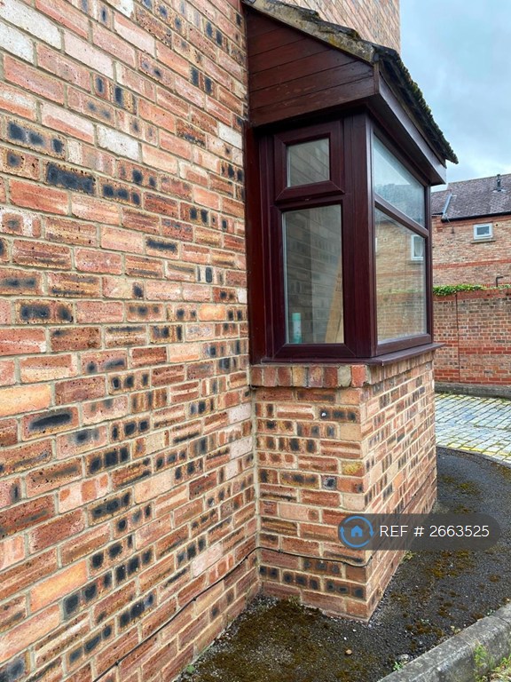 1 bedroom flat in Off Outram Street, Darlington, DL3 (1 bed) (#2663525)