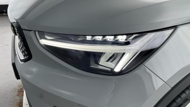 2025 Volvo XC40 Plus B4 Mild hybrid Petrol Dark Automatic SUV Petrol Automatic