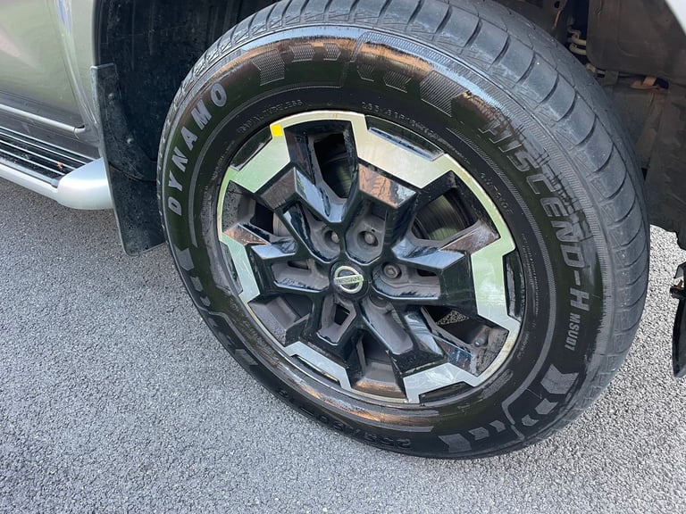 2020 nissan Navara 2.3 low miles