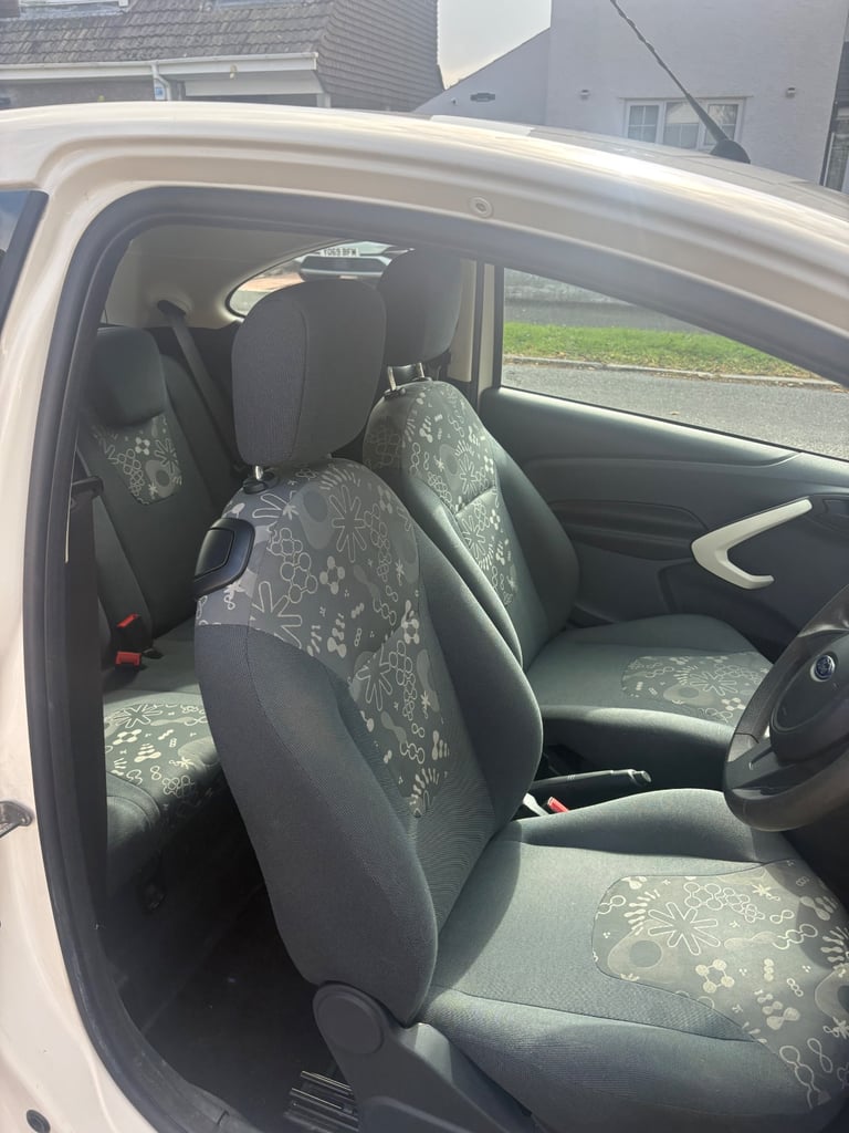 Ford, KA, Hatchback, 2012, Manual, 1242 (cc), 3 doors