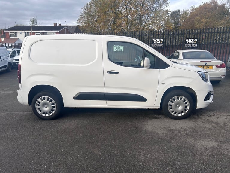 2021 Vauxhall Combo 2300 1.5 Turbo D 100ps H1 Sportive Van PANEL VAN Diesel Manual