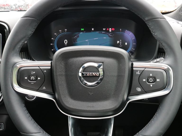 2024 Volvo XC40 Plus Dark B4 (197 hp) ESTATE Petrol/Electric Hybrid Automatic