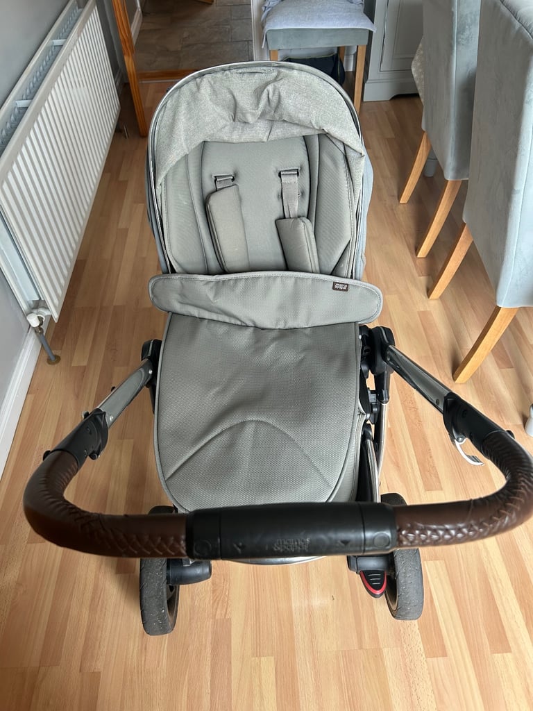 Ocaro travel system - buggy pushchair  Carry Cot