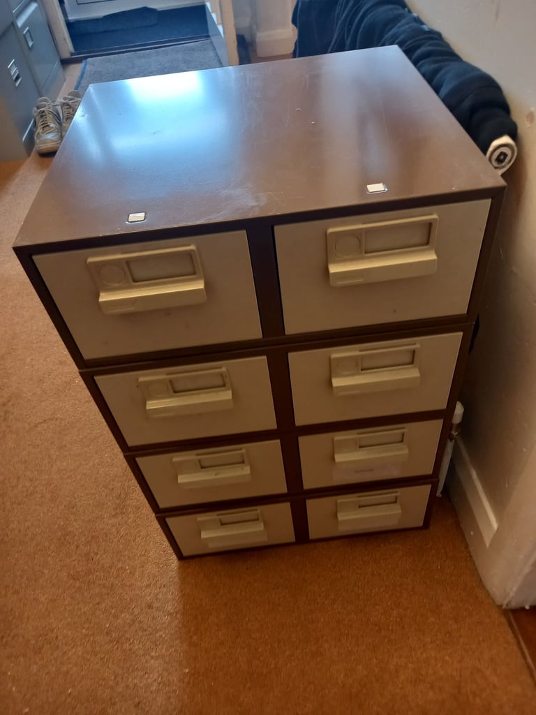 4 units metal cabinet