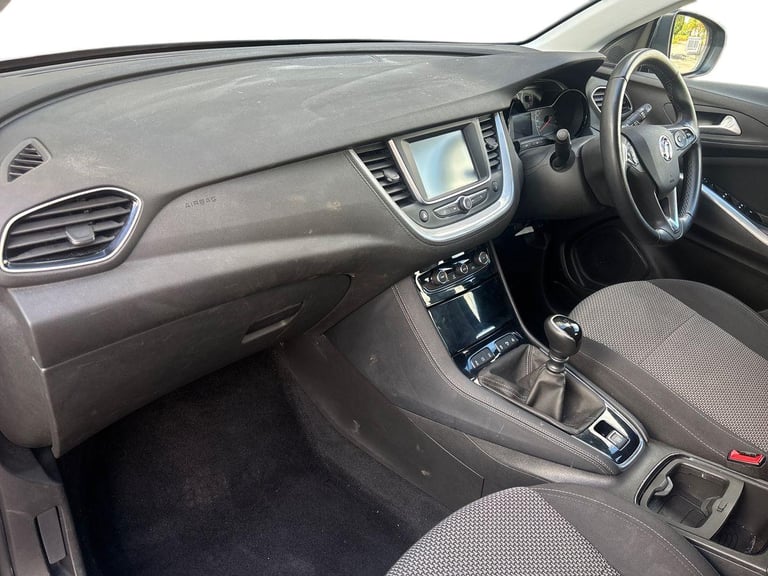 2019 Vauxhall Grandland X 1.2 Turbo SE 5dr Hatchback Petrol Manual
