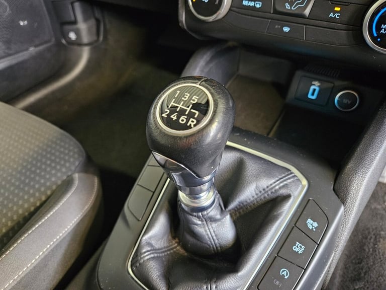2019 Ford Focus 1.0T EcoBoost Zetec Hatchback 5dr Petrol Manual Euro 6 (s/s) (100 ps) Hatchback P...