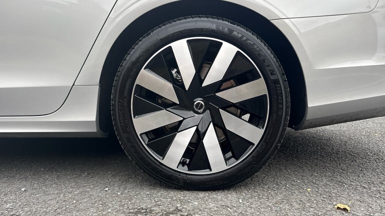 2025 Volvo V90 2.0 T6 [350] PHEV Plus Dark 5dr AWD Auto Estate Estate Hybrid Automatic