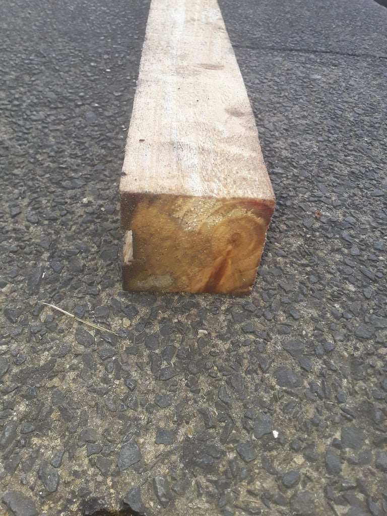 3 x 3 x10 foot long straight timbers ideal for shed structures and posts or beams