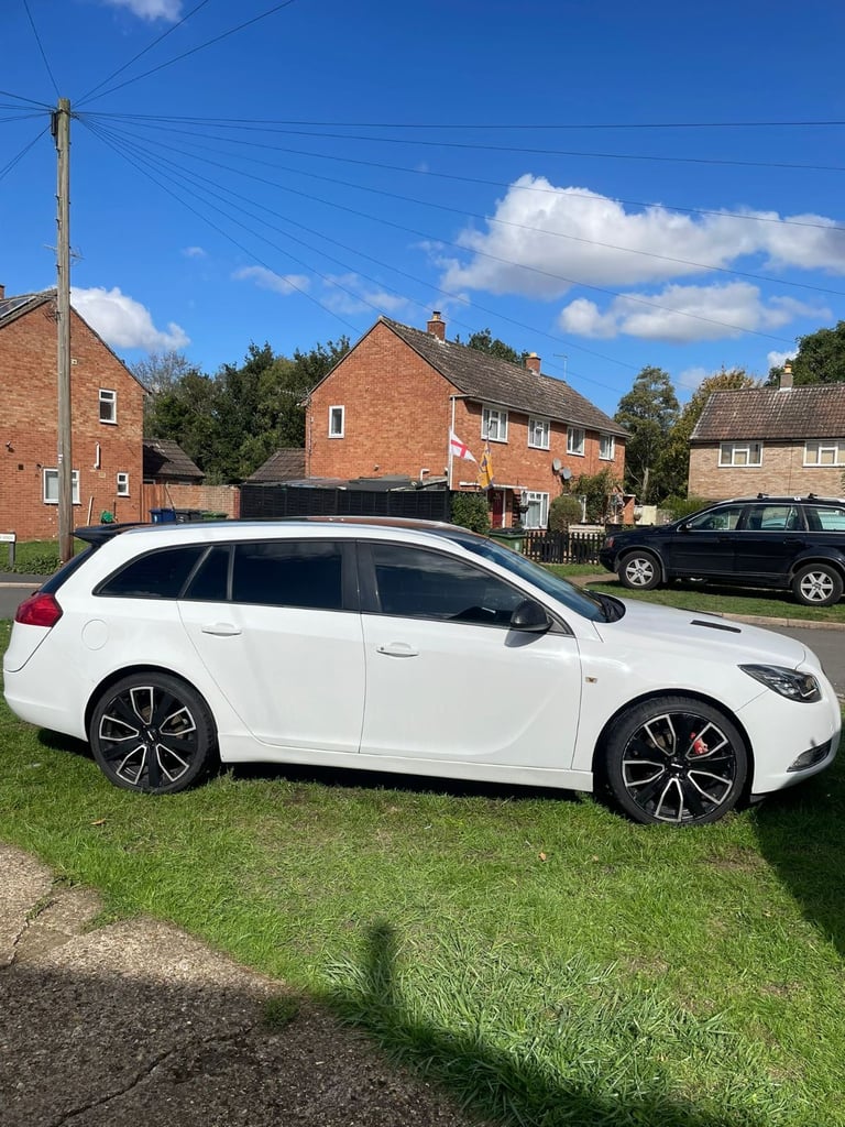 image for Vauxhall, INSIGNIA, Estate, 2012, Manual, 1956 (cc), 5 doors