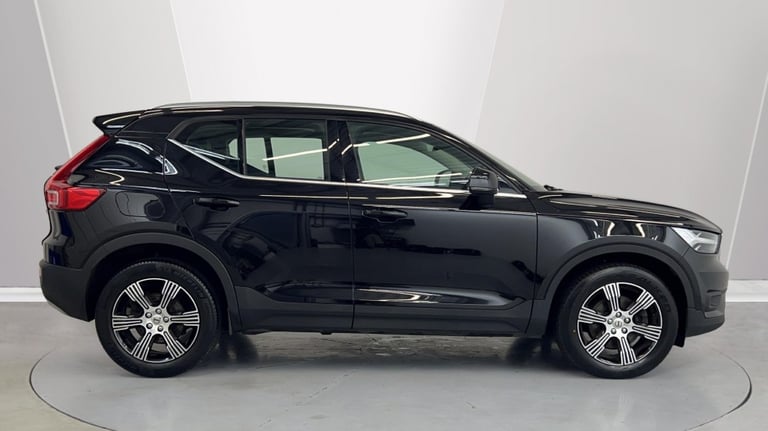 2021 Volvo XC40 Inscription, B4 mild hybrid (Rear Camera,  Black Leather Interior) Estate Petrol ...