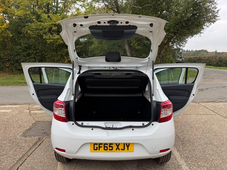 2015 Dacia Sandero 1.5 Dci Laureate Hatchback HATCHBACK Diesel Manual