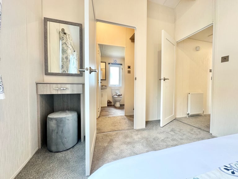 Luxury Static Lodge For Sale NOW REDUCED FOR QUICK SALE Suffolk Coast 11.5 Month Season 