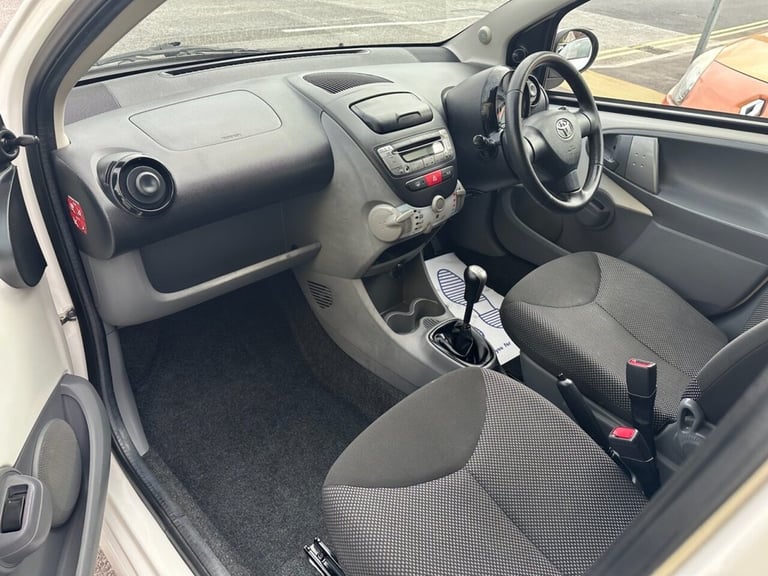 2011 Toyota AYGO 1.0 VVT-i Go Hatchback 5dr Petrol Manual Euro 5 (67 ps) Hatchback Petrol Manual