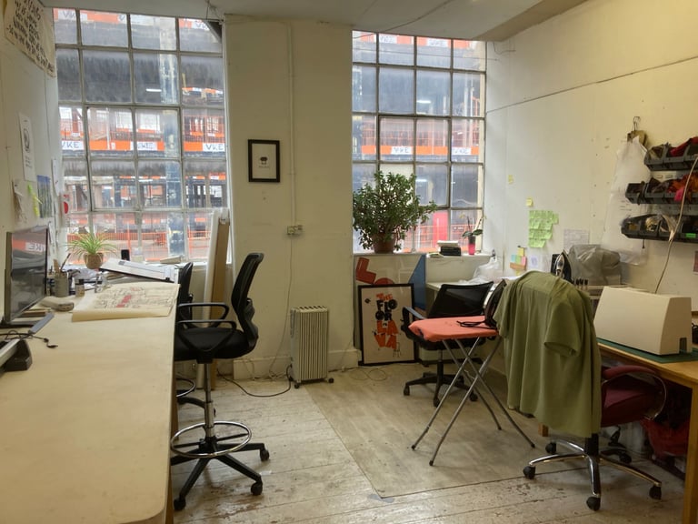 1 Creative desk space available, Islington, Candid Arts, creative studio behind Angel tube
