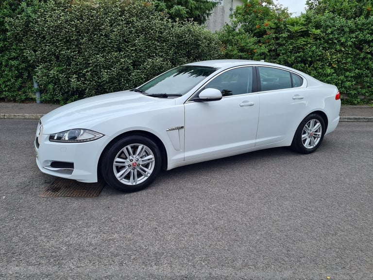 The Ultimate Diesel Automatic 2013 Jaguar XF Luxury Black Leather Interior Stunning Car