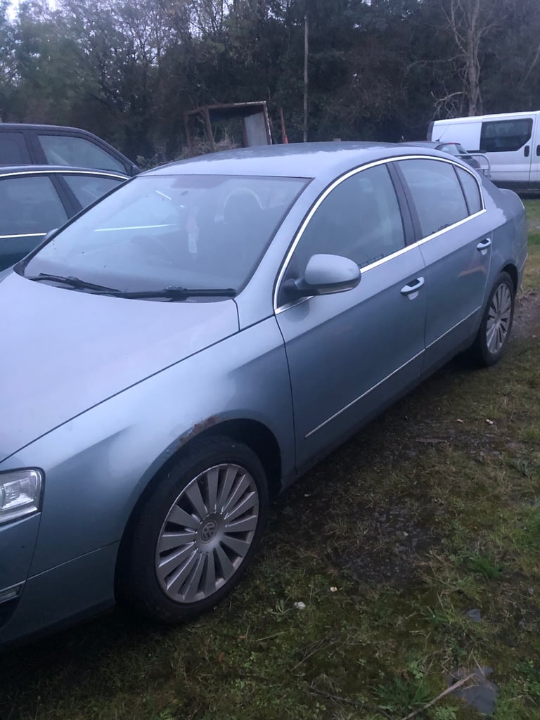 Volkswagen, PASSAT, Saloon, 2010, Manual, 1968 (cc),4 doors - Image 2