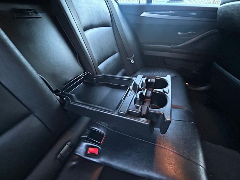 2011 60 BMW 5 SERIES 3.0 523I SE TOURING 5DR PETROL STEPTRONIC EURO 5 (204 PS)