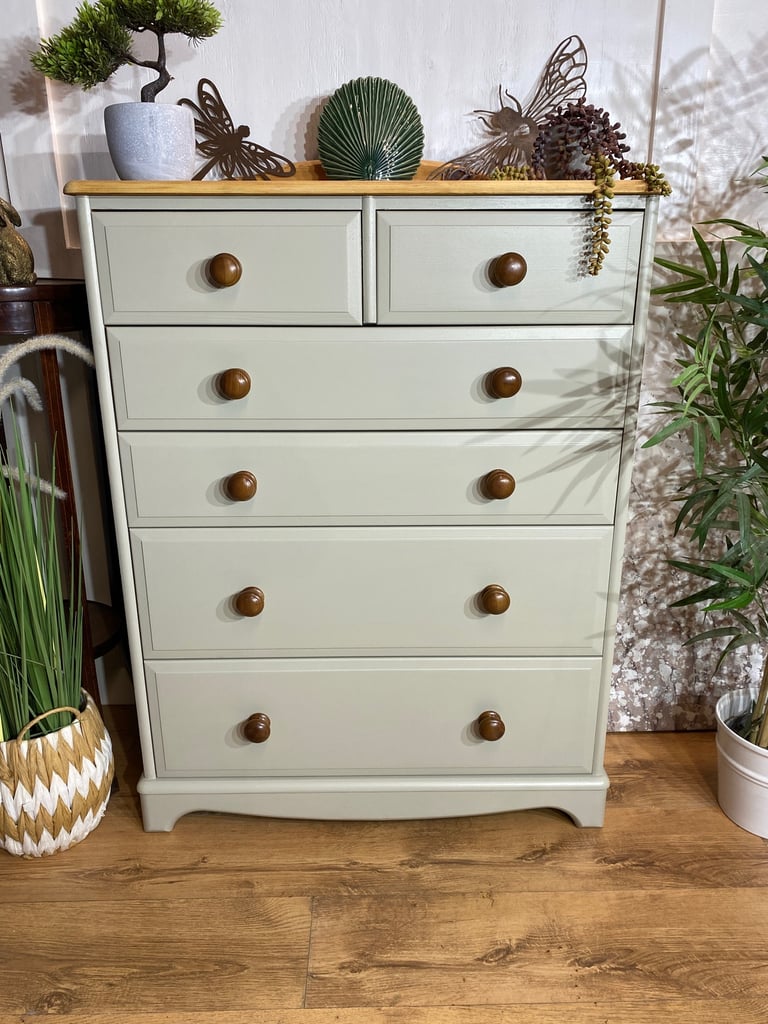 Pine Chest of drawers