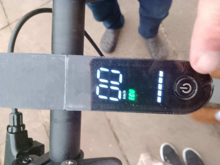 Electric scooter 