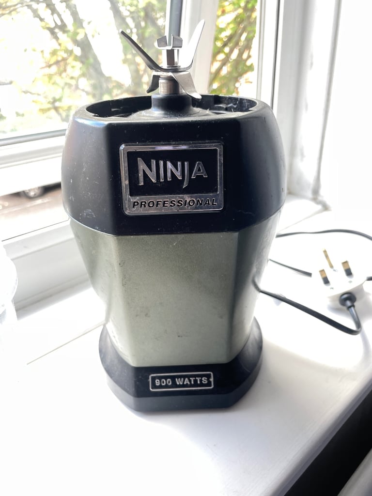 image for Ninja blender and two cups 