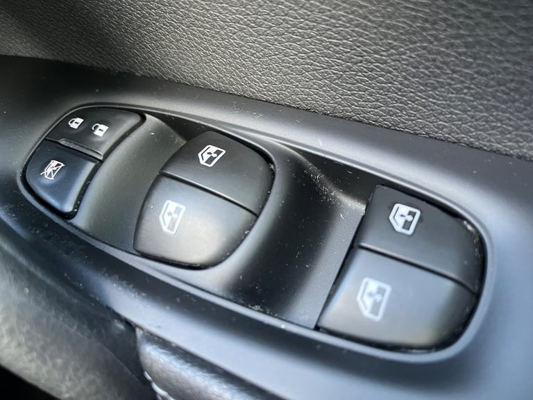 2018 Nissan Qashqai 1.3 DiG-T 160 N-Connecta 5dr DCT HATCHBACK PETROL Automatic