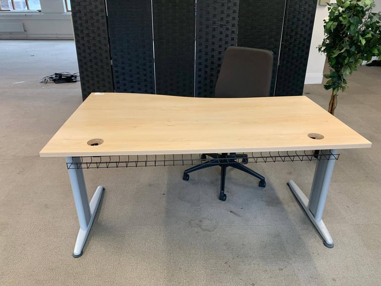 Used office wave desks for sale wood £75 each 30 available