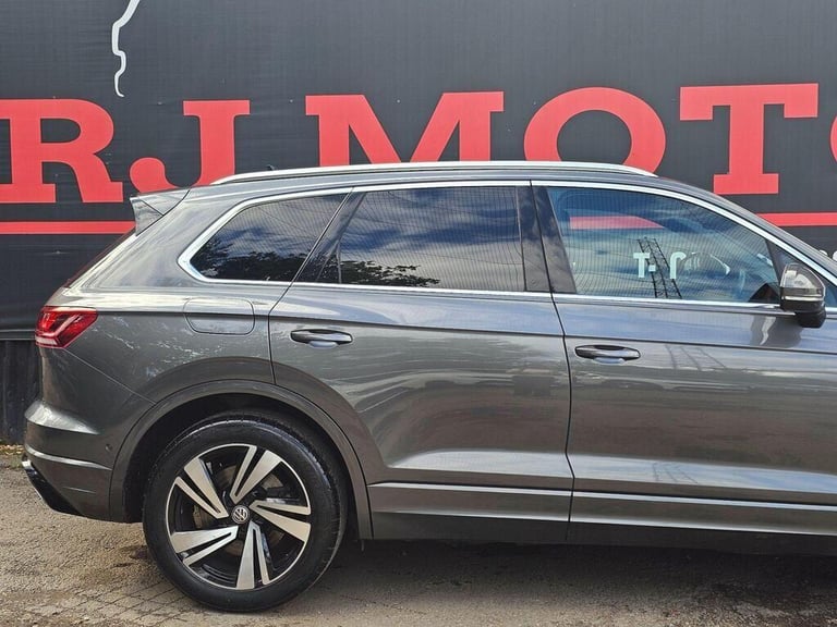 2019 Volkswagen Touareg 3.0 V6 TSI 4Motion R-Line Tech 5dr Tip Auto ESTATE PETROL Automatic