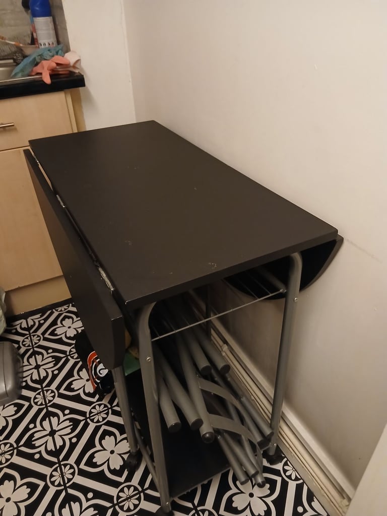 Drop Leaf Table and 4 Chairs 